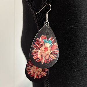 2/$10 ⭐️ 3/$12 | Faux Leather Pig Teardrop Earrings